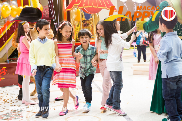 DreamWorks_Experience_All_Star_Parade_Kids