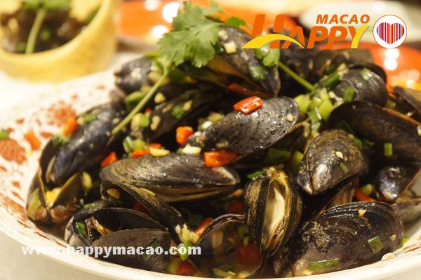 31069135_2072682402772406_7187905246218158080_n