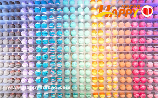 Lush_Celebration_of_Bath_Bomb_1_1