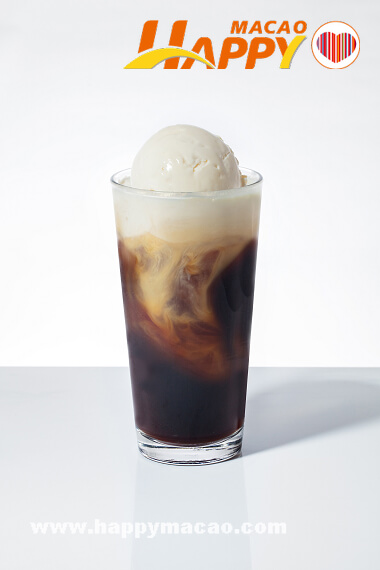 Starbucks_Cold_Brew_Float_1