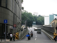  賽車期間實施交通管制